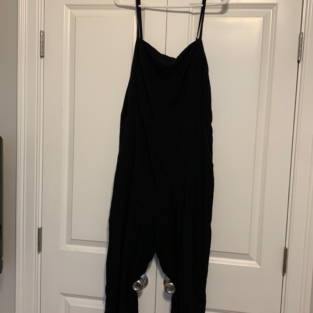Black Old Navy Jumpsuit WITH POCKETS!